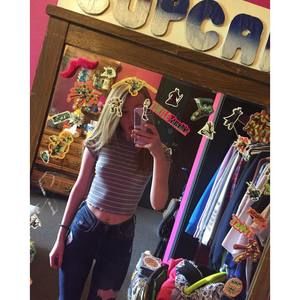 Meet your Posher, Kayla